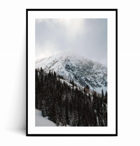 Plakat ZIMOWA GÓRA W ŚNIEGU