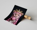 Plakat RÓŻOWY GEPARD W KORONIE Bubble Gum Black t.jpg