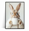 Plakat KRÓLIK W SWETRZE Z KUBKIEM Boho.jpg